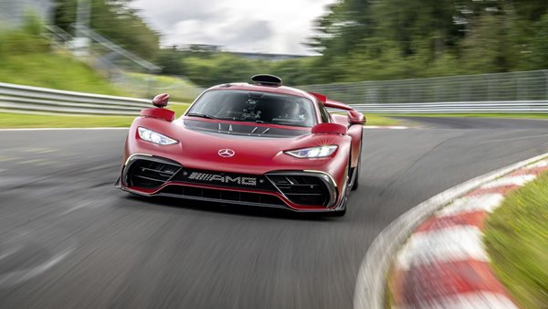 Δείτε την Mercedes-AMG ONE να κάνει νέο απίστευτο ρεκόρ στο Nurburgring (video)