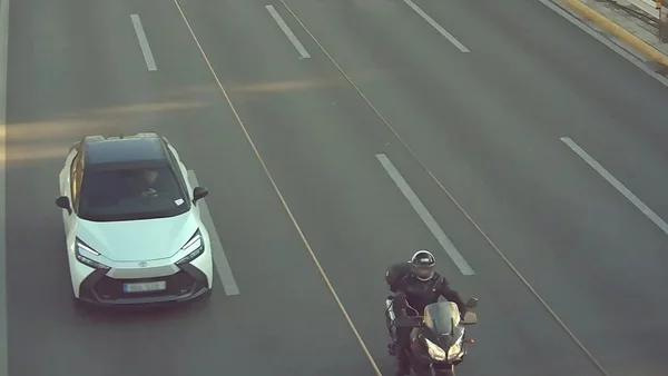 1.000 παραβάσεις για κινητό έπιασαν οι κάμερες στη Συγγρού-πότε φτάνουν οι πρώτες κλήσεις στους οδηγούς