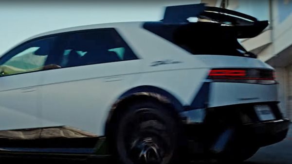 Ο βασιλιάς του drift υπογράφει ειδική έκδοση του Ioniq 5 N (video)