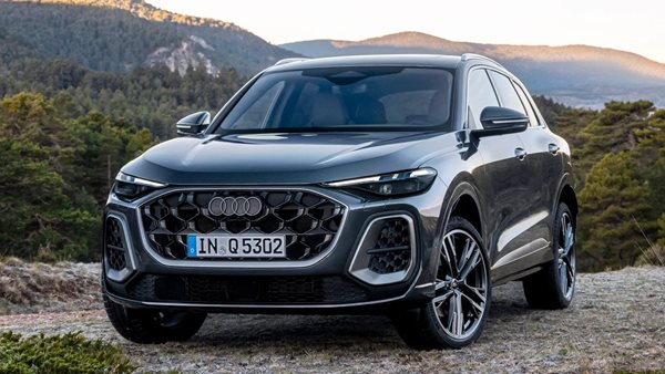 Το νέο Audi Q5 είναι το μοναδικό αυτοκίνητο με τέταρτο φως για τα φρένα
