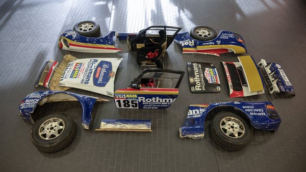 Πώς έγινε η αναπαλαίωση αυτής της Porsche 959 Paris-Dakar του 1986 (εικόνες)