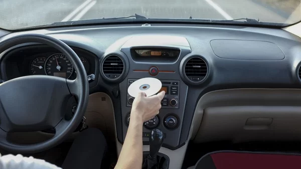 5 πράγματα που δεν βρίσκεις πια στα αυτοκίνητα