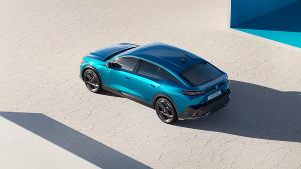 Παρουσιάστηκε το νέο Peugeot 408 και είναι crossover