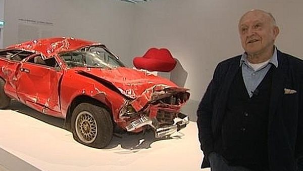 O παππούς και η τρακαρισμένη Alfa Romeo GTV που την λένε "Giulietta"