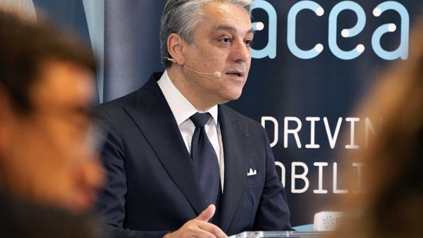 Πρόστιμα πολλών δισ. για εκπομπές ρύπων βάζουν σε κίνδυνο τις αυτοκινητοβιομηχανίες της Ευρώπης