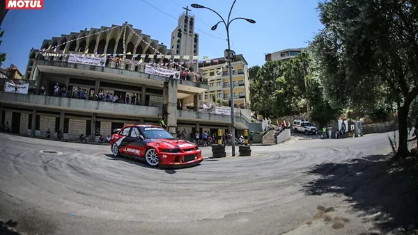 Video: Κυριακή στο χωριό
