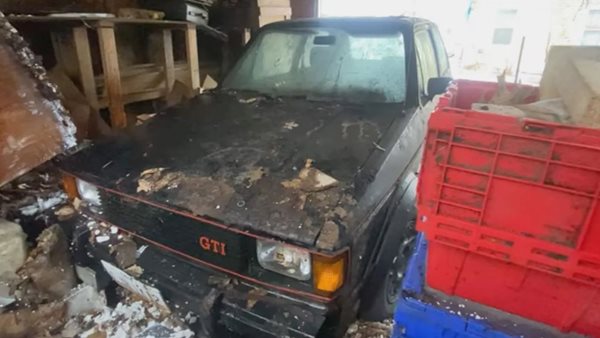 Δείτε το πρώτο Golf GTi να πλένεται μετά από 25 χρόνια παρατημένο (video)