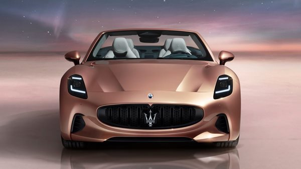 Πόσο πιο φθηνή είναι η ηλεκτρική Maserati GranCabrio από την συμβατική