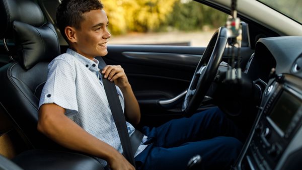 Έρευνα: Οι νέοι σήμερα δεν ενδιαφέρονται για την οδήγηση