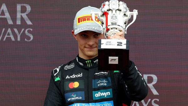 Δείτε τα απίθανα κύπελλα της F1 φτιαγμένα από LEGO