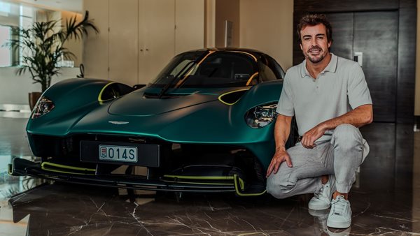 Χάλασε η Aston Martin Valkyrie του Alonso μόλις την αγόρασε