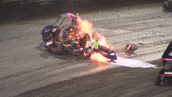 Δραματικές στιγμές οδηγού σε αγώνα αυτοκινήτων-Δείτε το συγκλονιστικό video