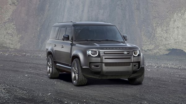 Defender: Πρεμιέρα για το νέο όνομα με 8θέσιο V8