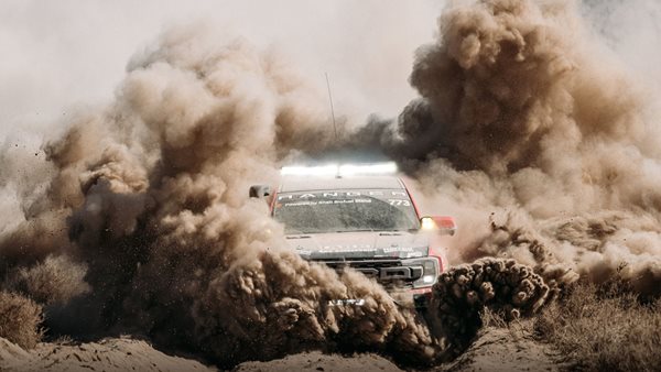 To Ford Ranger Raptor στα απαιτητικά εδάφη του Baja 1000