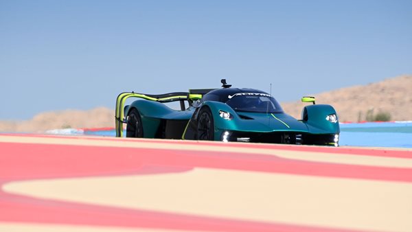 Βόλτα με Aston Martin Valkyrie και Nico Hulkenberg