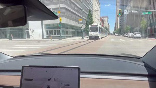 Πώς οι οδηγοί ξεγελούν το σύστημα ημιαυτόνομης οδήγησης