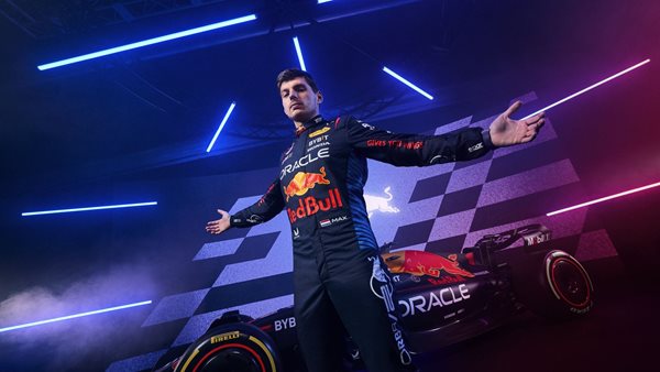 H Red Bull RB20 πρωταθλήτρια και στις παρουσιάσεις