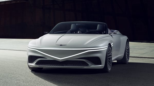 Το Genesis X Convertible εντυπωσίασε στο Los Angeles