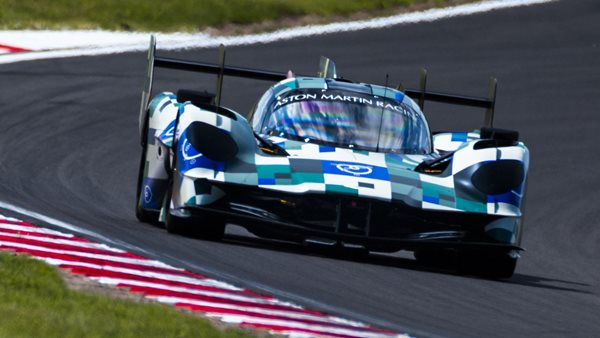 Το hypercar της Aston Martin για το Le Mans ολοκλήρωσε τις πρώτες δοκιμές του (εικόνες)