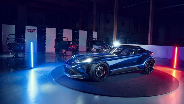 Η ξεχωριστή ελαφρότητα του Donkervoort F22