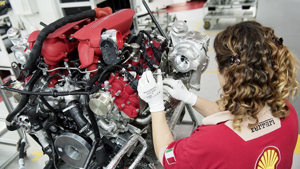 Πώς η Ferrari ξεχωρίζει και στην ισότητα των φύλων