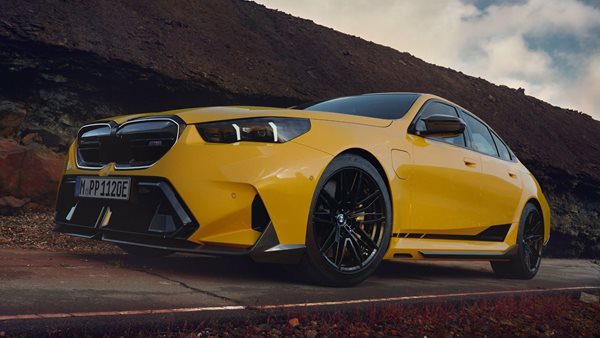Ακόμα πιο άγρια η νέα BMW M5 με αξεσουάρ M Performance