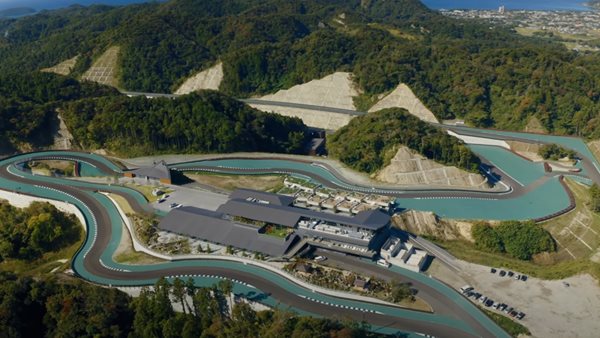 Οδηγώντας Porsche 911 GT3 RS στην κορυφαία ιδιωτική πίστα του κόσμου (video)