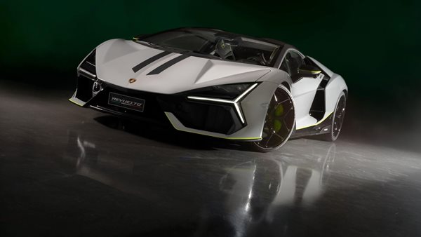 H πρώτη "βελτιωμένη" Lamborghini Revuelto είναι επίσημη
