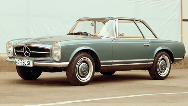 Αφιέρωμα Mercedes-Benz 230 SL: Η "Παγόδα" έγινε 60 ετών