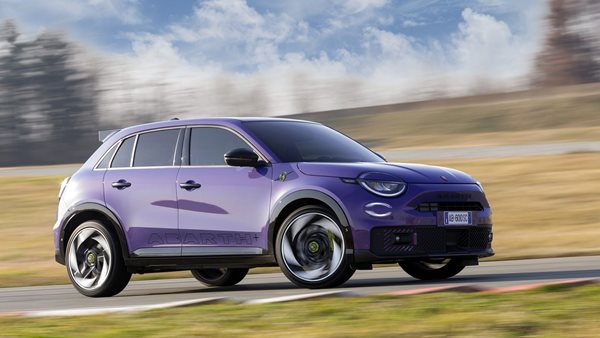 Επίσημο: Δείτε τις πρώτες εικόνες του εντυπωσιακού Abarth 600e-το ισχυρότερο όλων των εποχών