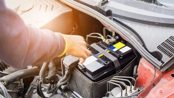 Μπαταρία αυτοκινήτου: Πώς θα καταλάβεις οτι πρέπει να την αλλάξεις