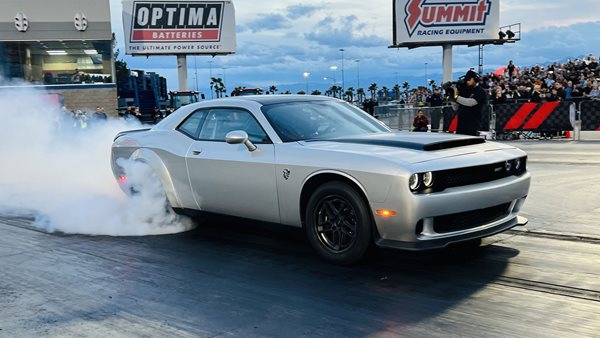 Γιατί το Dodge Challenger SRT Demon 170 με 1.025 ίππους χρειάζεται αλεξίπτωτο