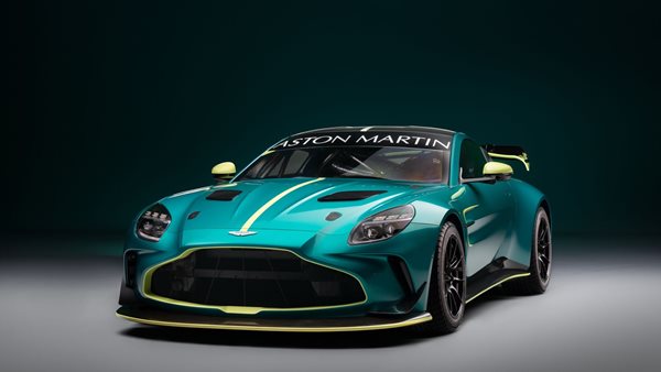 H Aston Martin Vantage GT4 είναι αγωνιστική αλλά αδύναμη