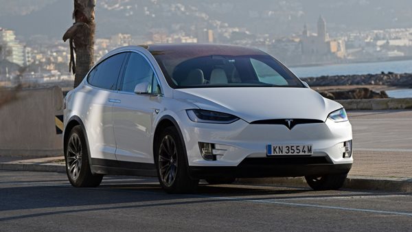Αυτό είναι το πρώτο μεγάλο σκάνδαλο της Tesla