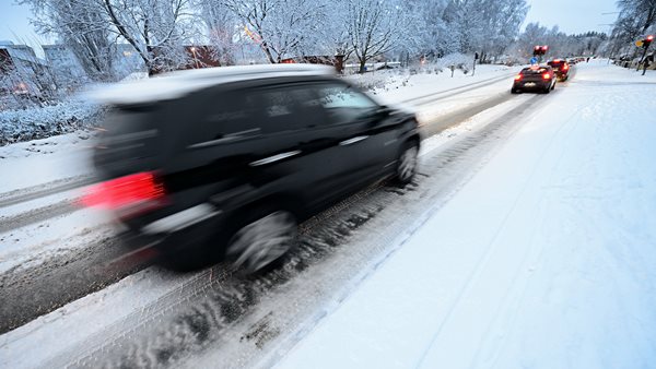 Μποτιλιάρισμα με ηλεκτρικά αυτοκίνητα στην Αράχωβα: η ανακοίνωση της ΕΛΑΣ