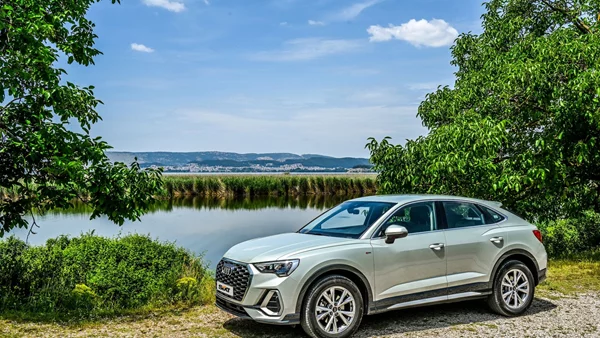 Νέα υπηρεσία FLIZZR από την SIXT Greece