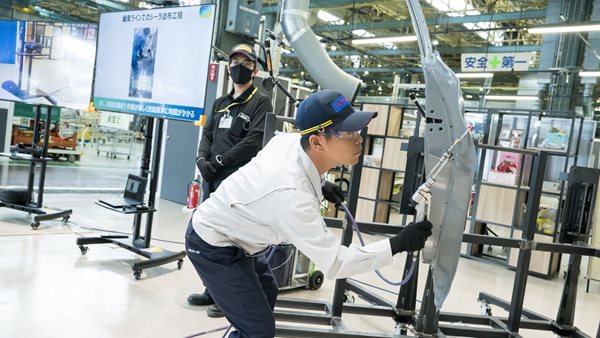 Αυτή η αυτοκινητοβιομηχανία δίνει τις μεγαλύτερες αυξήσεις μισθών τα τελευταία 25 χρόνια