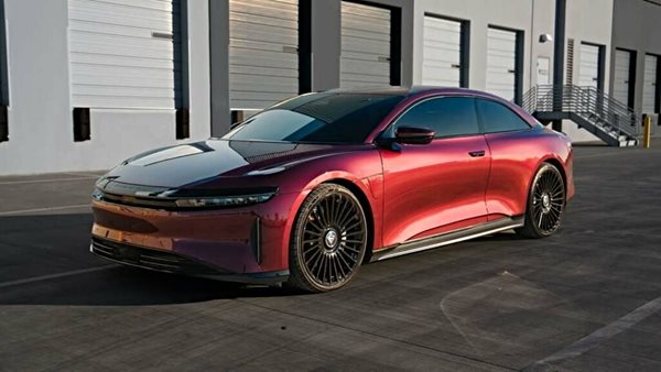 O Shaquille O’Neal μετέτρεψε ένα Lucid Air σε coupe