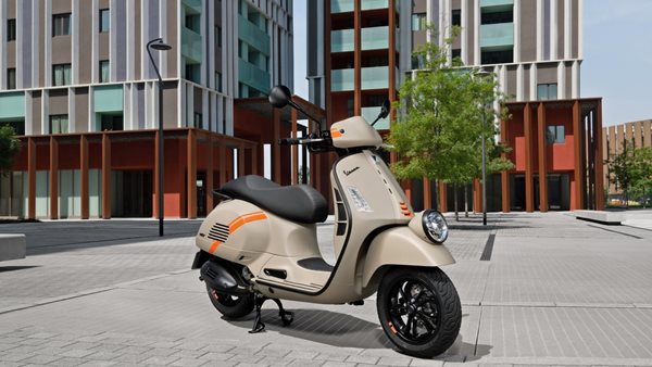 Στη νέα Vespa Gtv το στυλ συναντά την παράδοση