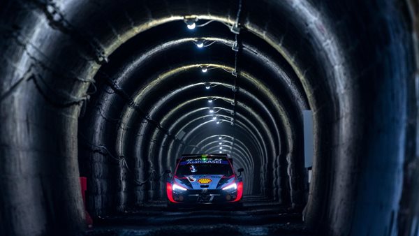 WRC: Έχασε τον τίτλο στο στοιχειωμένο τούνελ της Ιαπωνίας (video)