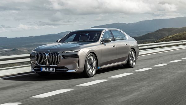 Nέες BMW Σειρά 7 και i7: Επίδειξη τεχνολογίας