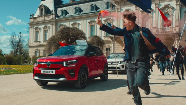 Η διαφήμιση του νέου Citroen e-C3 φέρνει την επανάσταση (video)