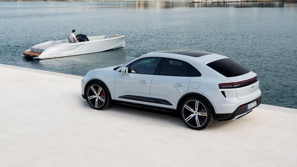 Η Porsche έφτιαξε σκάφος με τον ηλεκτρικό κινητήρα της Macan