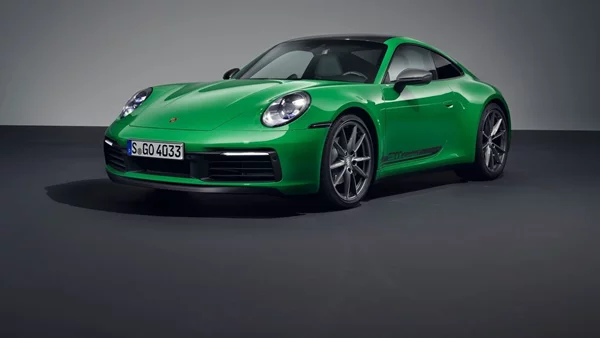 Η Porsche 911 Carrera T στοχεύει την καρδιά μας