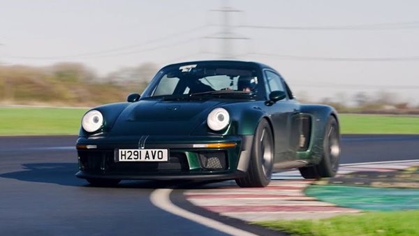 Δείτε και κυρίως ακούστε την απίθανη Porsche 911 της Singer (video)