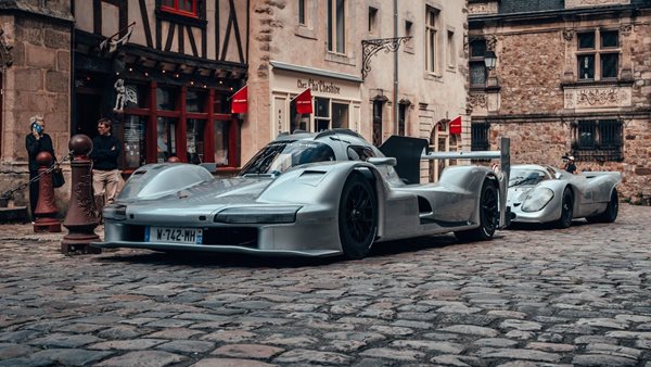 Η Porsche 963 RSP είναι ένα αγωνιστικό που ξέφυγε από τις πίστες και βγήκε στον δρόμο