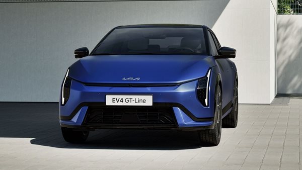 Kia EV4: Επίσημη αποκάλυψη ενός νεανικού αυτοκινήτου