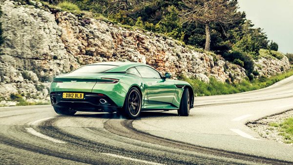 Οδηγούμε τη νέα Aston Martin DB12 στο Μονακό