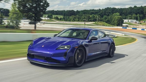 Η Porsche Taycan Turbo GT καταρρίπτει ρεκόρ πίστας σε ΗΠΑ και Αμπού Ντάμπι