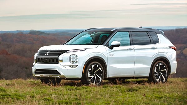 "Ψήνεται" επιστροφή του Mitsubishi Pajero; Τι λένε οι φήμες